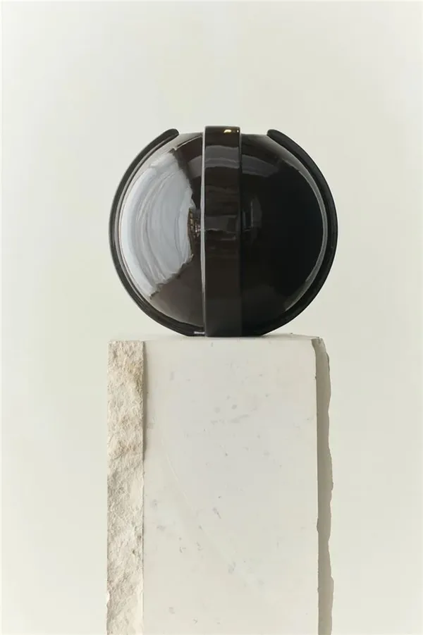 Vinci Vase 01 Mørkebrun