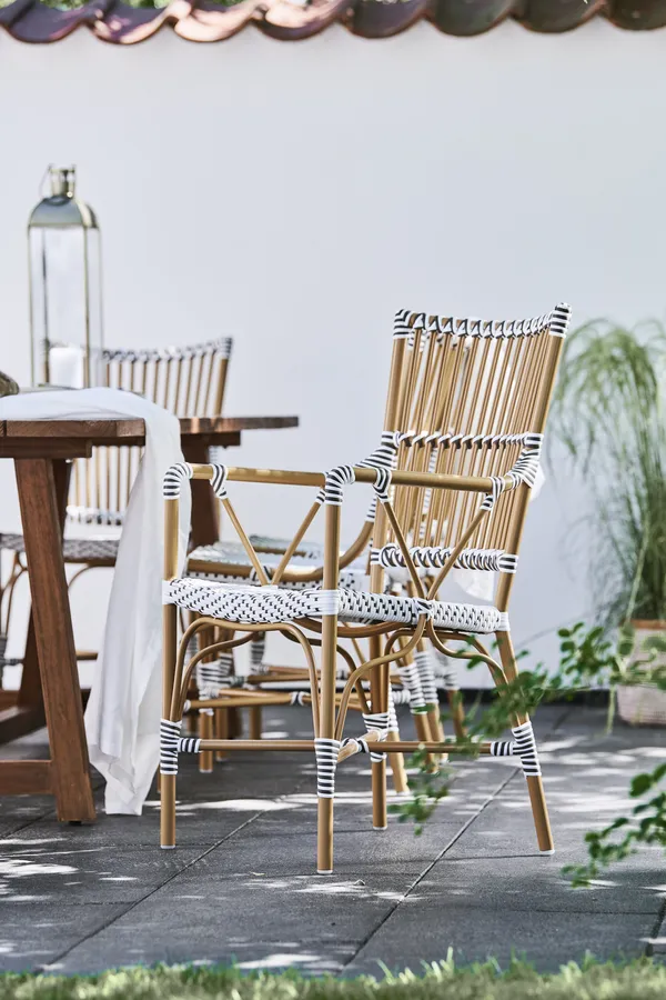Monique Karmstol Outdoor Almond