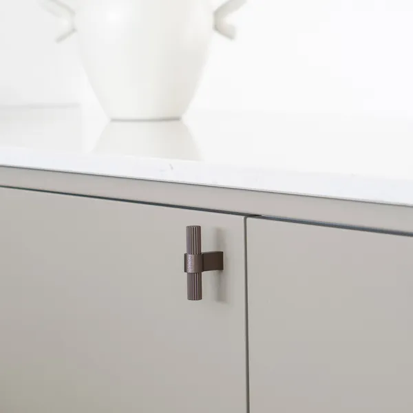 T Helix Stripe Knop Mørk Bronze