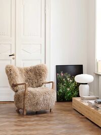 Wulff ATD2 Loungestol + ATD3 Fotskammel Eik/ Sheepskin Honey