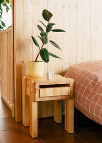 003 Stilts Sidebord