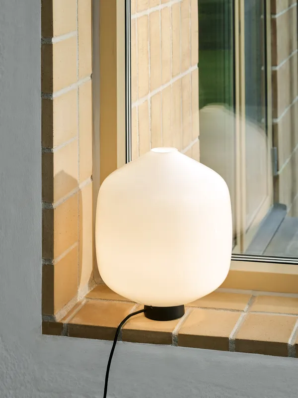 Buoy Glass Bordlampe Hvit / Soft Black 20 cm