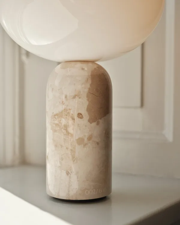 Kizu Bordslampa Portabel Kunis Breccia