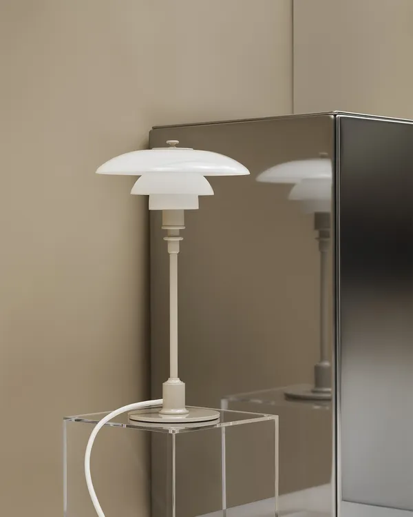 PH 2/1 Bordslampa Glossy Beige