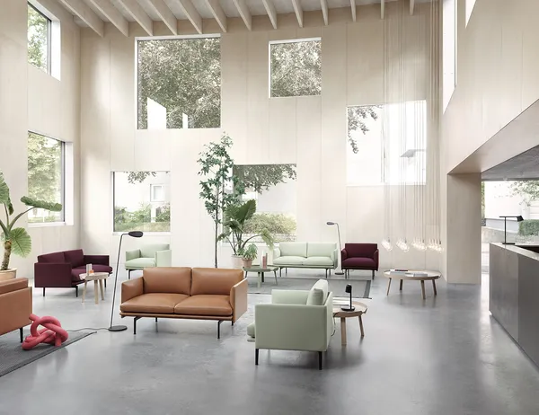Outline Sofa 2-seters Silk leather Cognac / Sort Aluminium