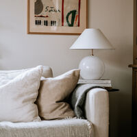 Iris 35 Bordlampe Hvid