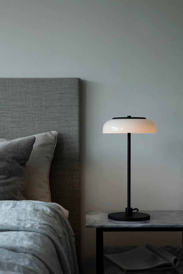 Blossi Bordlampe 230 mm Sort / Opal