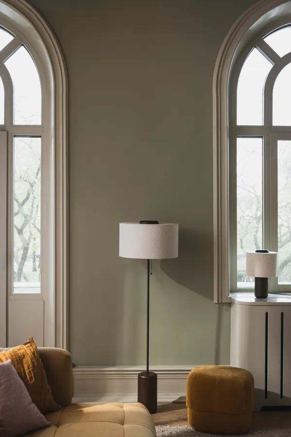 Bosco Gulvlampe Mørkbejdset Egetræ / Beige