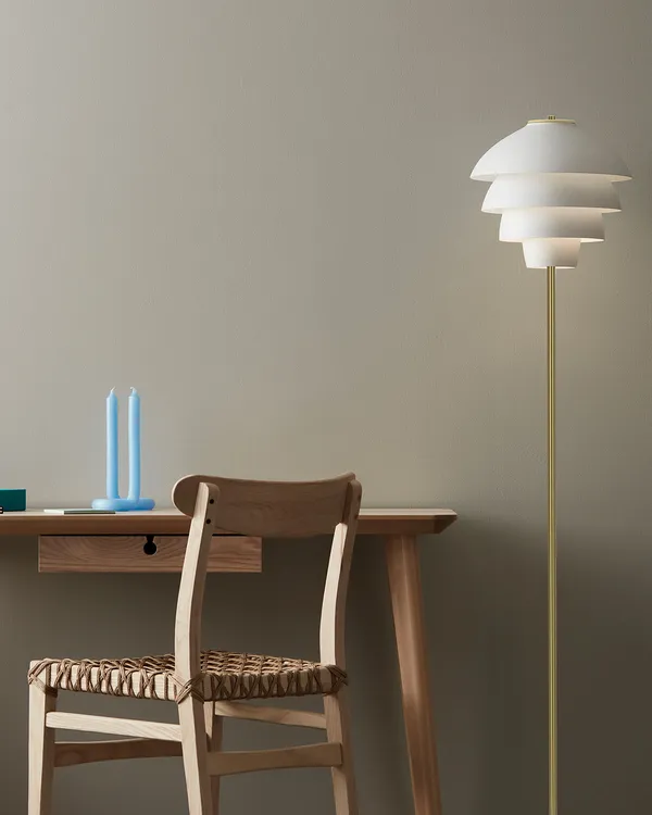 Valencia Gulvlampe Flat White / Messing
