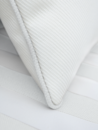 Wide Stripe Pute 45x45 cm Hvit