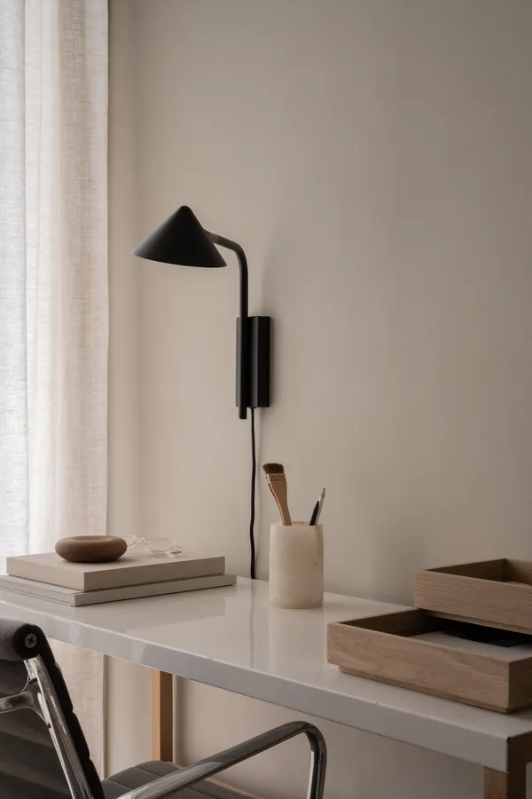 Kuro Vägglampa