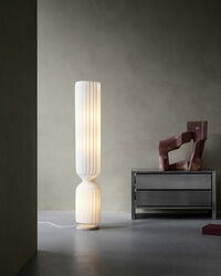 TR41 Gulvlampe Hvit 147 cm