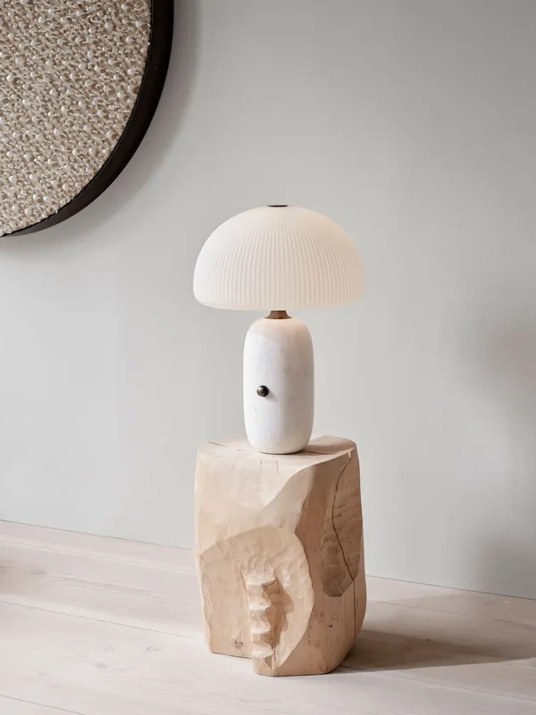 592 Sculpture Table Lamp Ø36 cm White