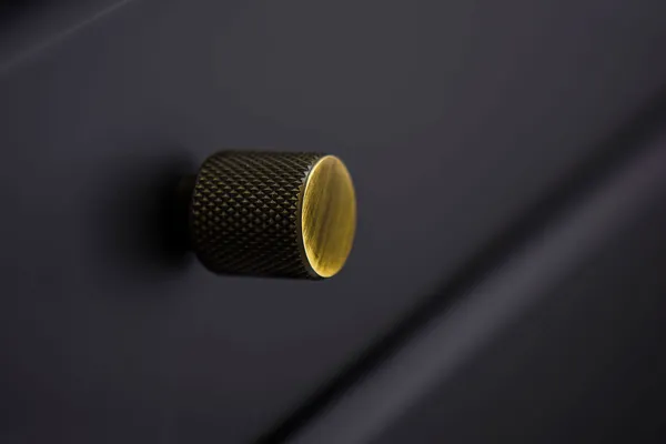 Helix Knopp Mässing