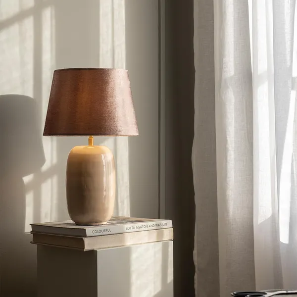 Emily Lampefod Beige