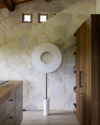 Iris Totem Golvlampa 78 cm Vit / Vit Marmor