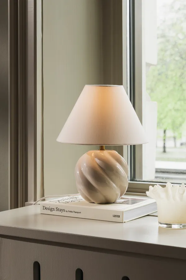 Dahlia 24 Bordslampa Beige