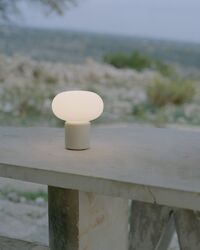 Karl-Johan Bordlampe Bærbar Lysegrå