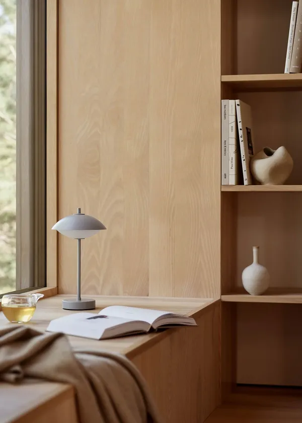 Clam Bordlampe Bærbar Nine Grey