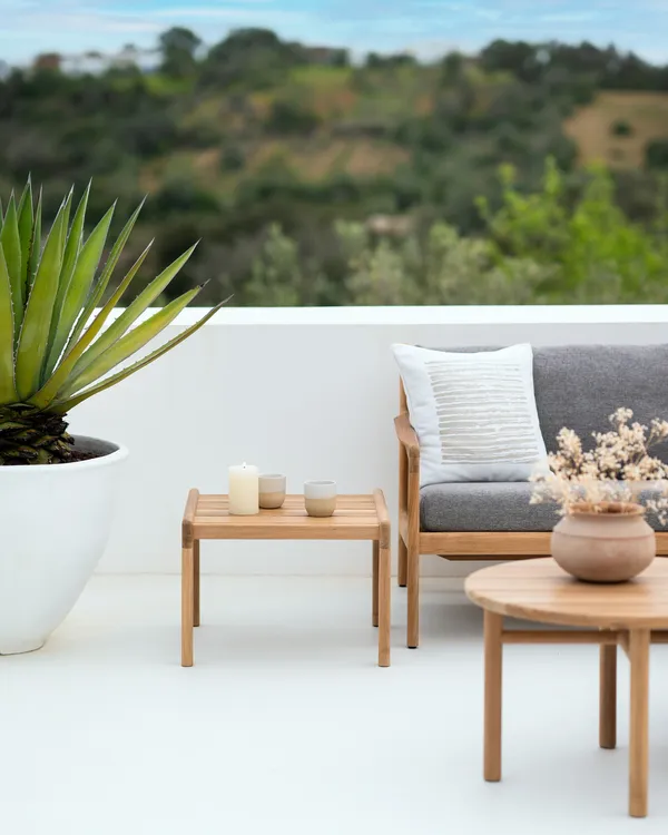 Quatro Outdoor Soffbord Ø68 cm Teak