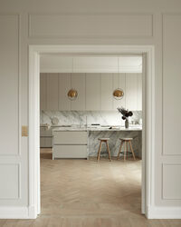 Pauline Barstol 65 cm Oljet Eik / Skinn Oyster