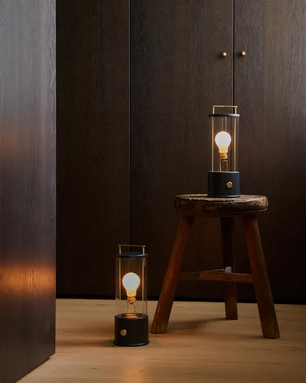 The Muse 2.0 Portabel Lampa Hackles Black
