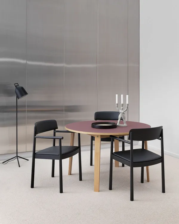 Timb Karmstol Ultra Leather Svart/Svart