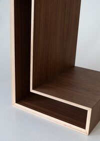 L-shelf Seinähylly Saksanpähkinä