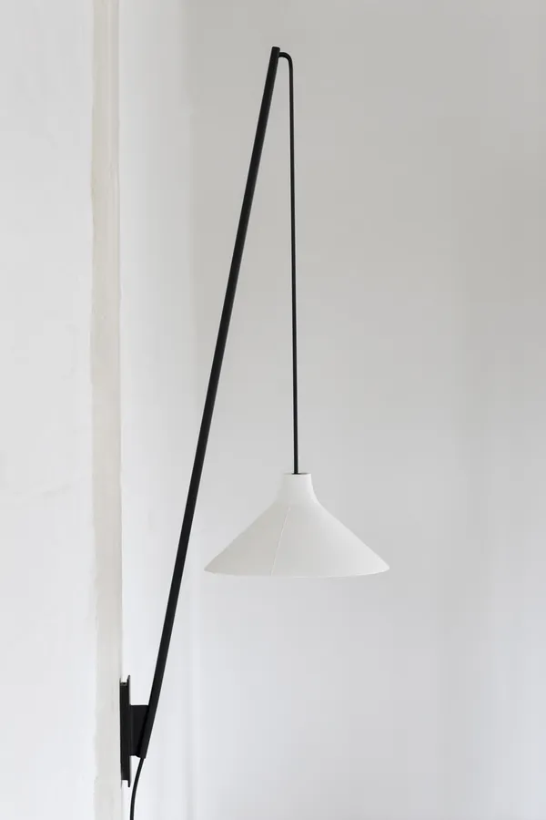 Seam Seinävalaisin Musta / Valkoinen 100 cm