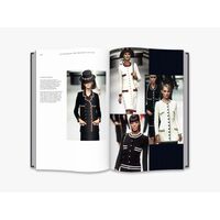 Chanel Catwalk Kirja