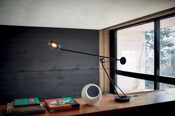 Aaro Bordlampe Sort