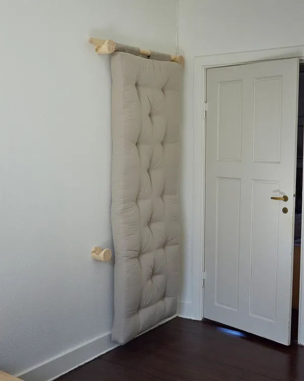 Hooked Chair Bed Soft Chalk