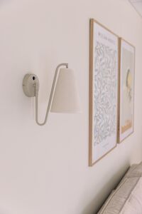 Lou Væglampe Hvid / Beige