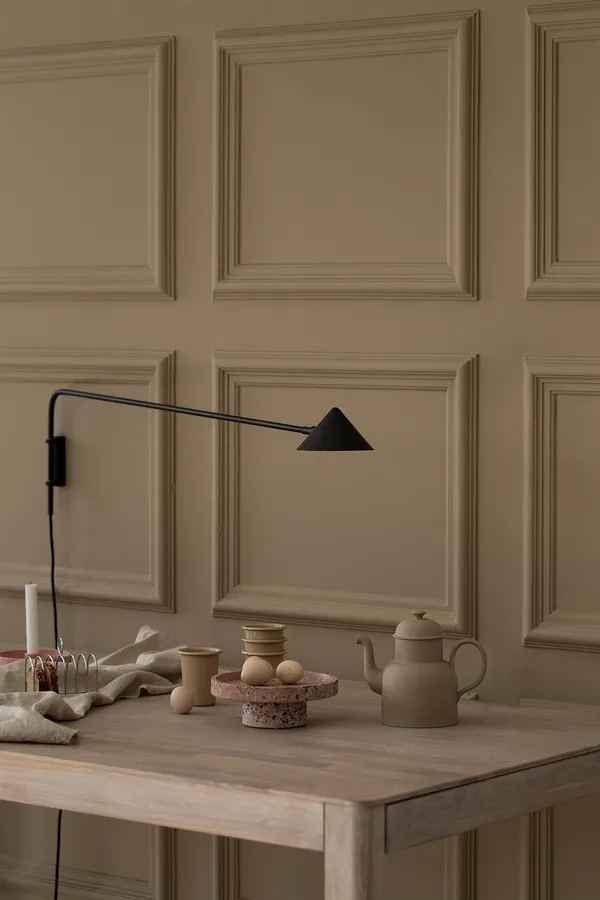 Kelly Long Wall Lamp Black