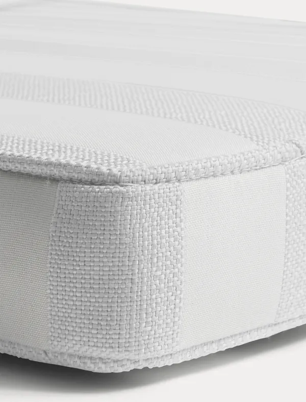 Wide Stripe Pute 45x45 cm Hvit