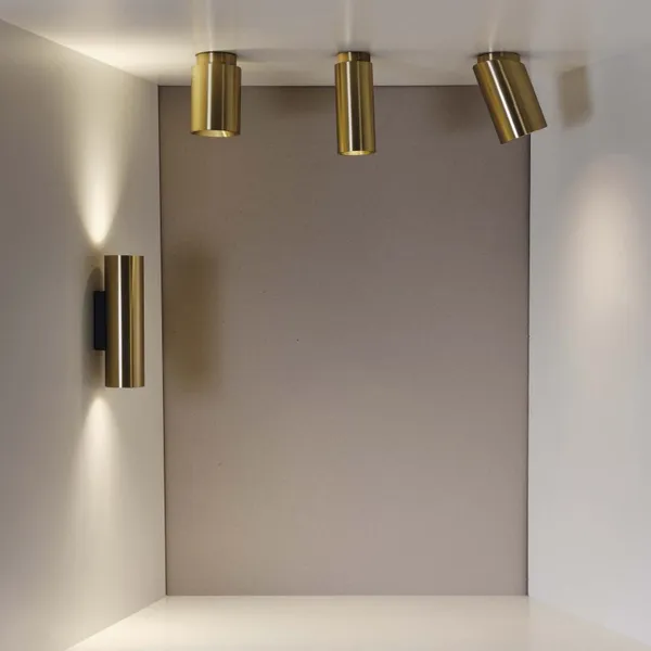 Tobo Vägglampa Mässing