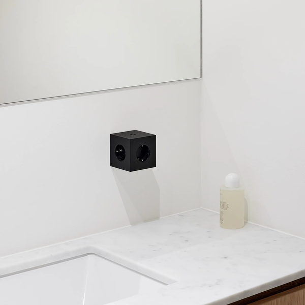 Square 2 Socket Extender With USB-C / Magnet Stockholm Black