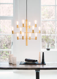 Manola 12 Lysekrone Dimmebar LED Satin Brass