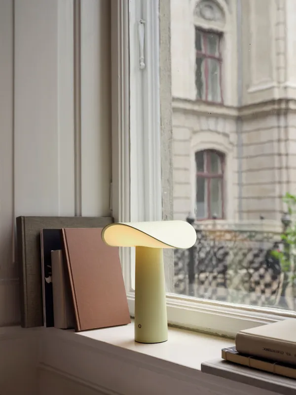 Lium Bordslampa Portabel Ljusgul