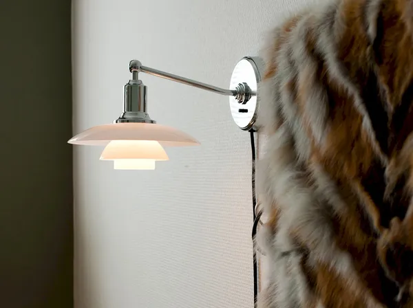 PH 2/1 Væglampe hvidt opalglas