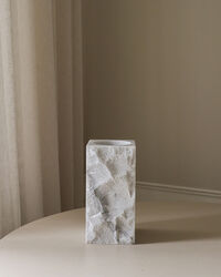 Edge Vas Large White Carrara