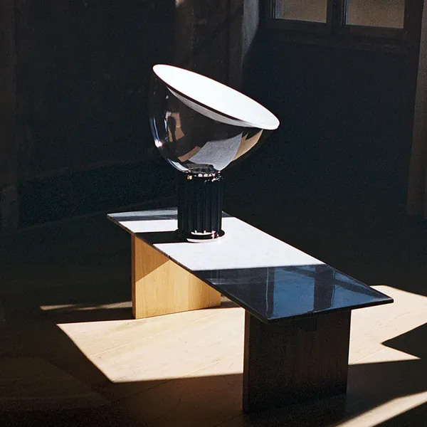 Taccia Small Bordlampe Sort