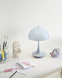 Panthella 160 Bordlampe Bærbar Pale Blue Opal Acryl