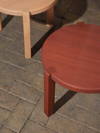D108 Ragnesminde Soffbord Carmine Red
