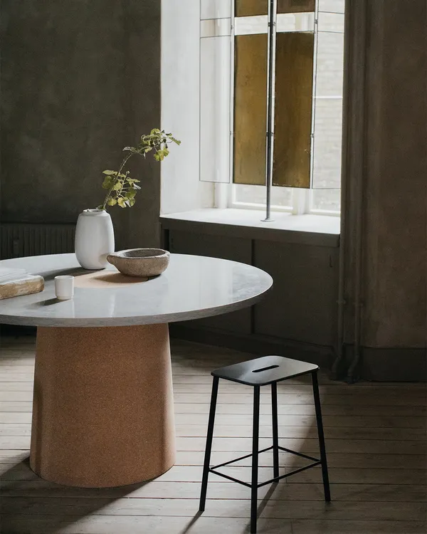 Sintra Spisebord Ø135 cm Hvid Marmor / Cork