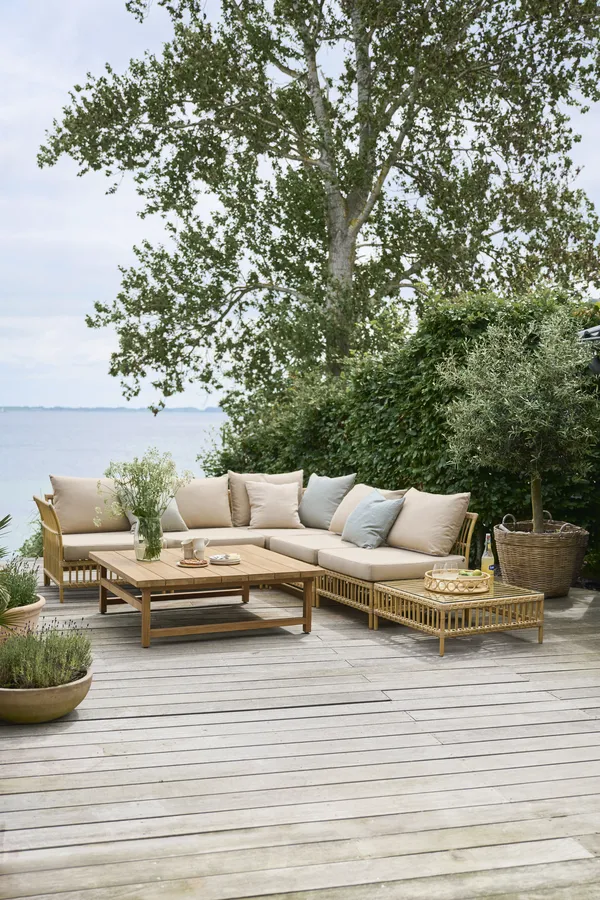 Julian Soffbord Teak 120x120 cm