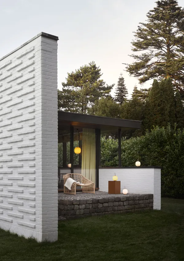 VL 45 Radiohus Bordlampe Bærbar Messing / Glossy Pale Rose
