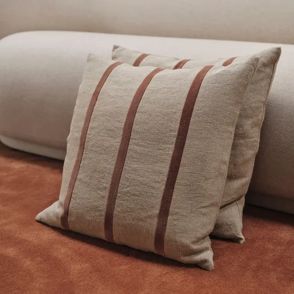 Senti Stripe Pyntepude 50x50 cm Carob Brown