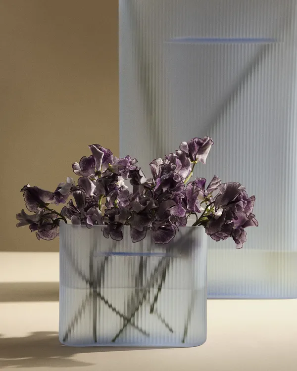 Ridge Vase Frostet Glass 165 cm Lyseblå