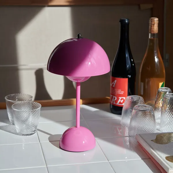 Flowerpot VP9 Bordlampe Bærbar Tangy Pink